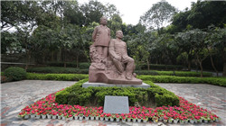 聂荣臻夫妇雕像